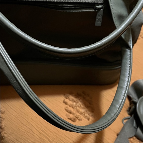 BEIS olive weekender bag - Picture 7 of 11